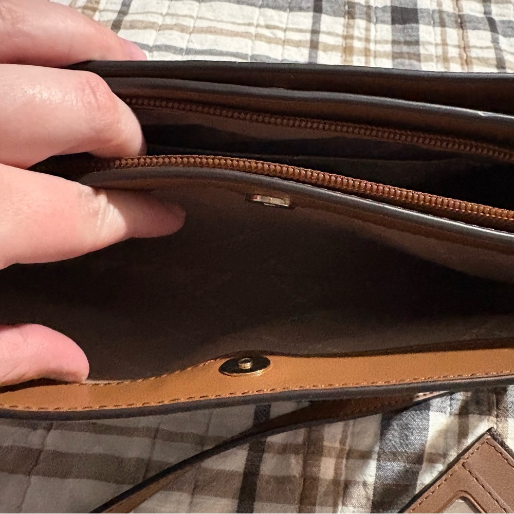 Brown Michael kors purse and wallet set - Picture 4 of 10